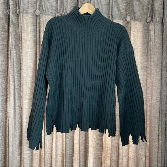 Moon River Blue Distressed Ribbed Turtleneck Sweater Size Medium Wool Blend - Picture 2 of 15